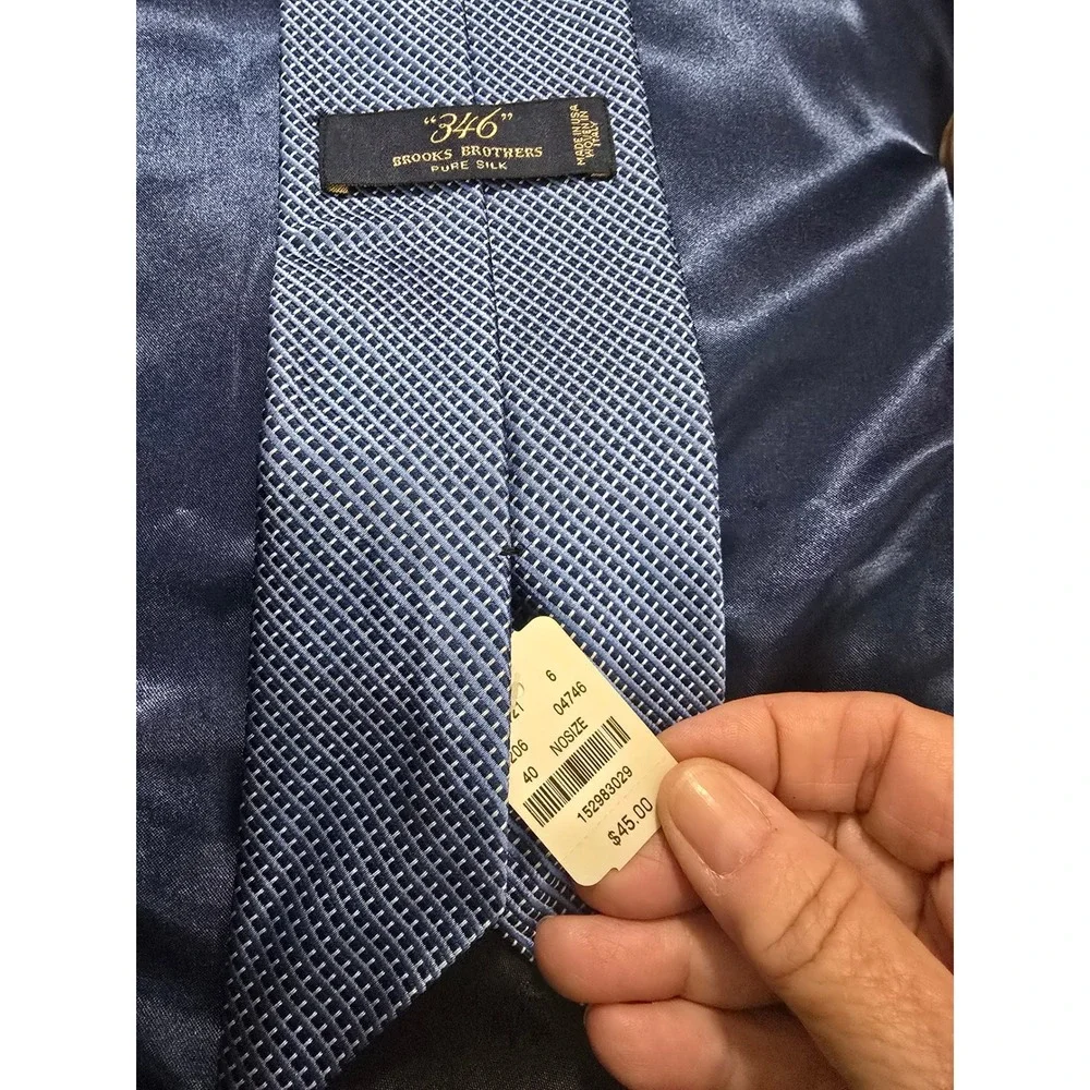 Brooks Brothers 346 Mens Blue White Micro Check Pure Silk Necktie Made in USA